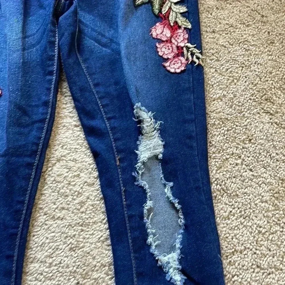 Distressed floral design Boom Boom jeans size 3 - Picture 3 of 6